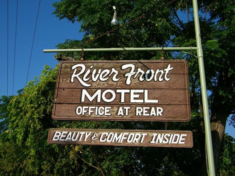 River Front Motel Bandera Esterno foto